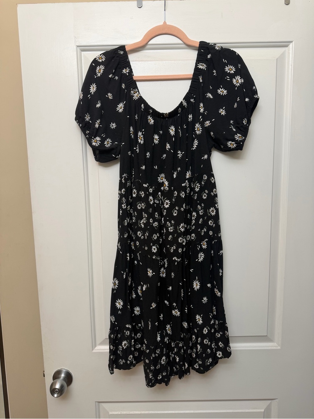 Maurices Black Daisy Print Puff-Sleeve Midi Dress